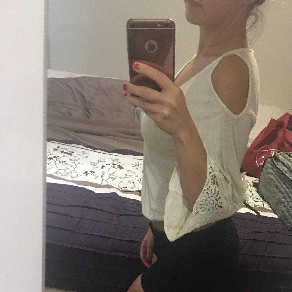 Cute top - Picture 2 of 3